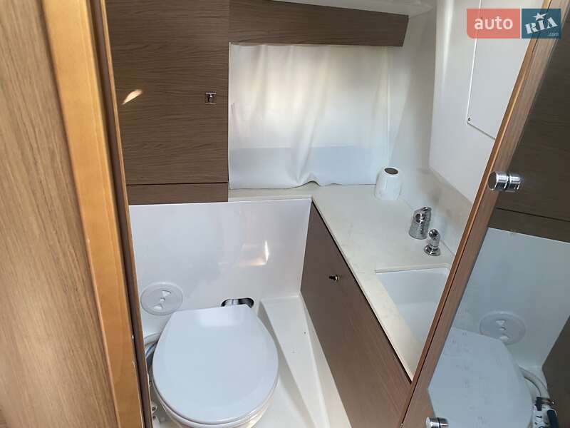 Моторная яхта Jeanneau Leader 2015 в Днепре фото 31 Моторная яхта Jeanneau Leader 2015 в Днепре