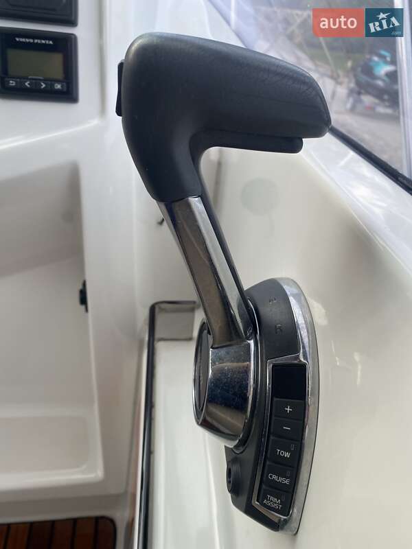 Моторная яхта Jeanneau Leader 2015 в Днепре фото 47 Моторная яхта Jeanneau Leader 2015 в Днепре