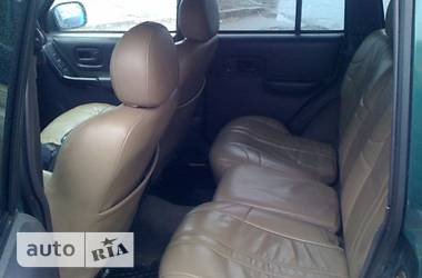 Внедорожник / Кроссовер Jeep Cherokee 2000 в 