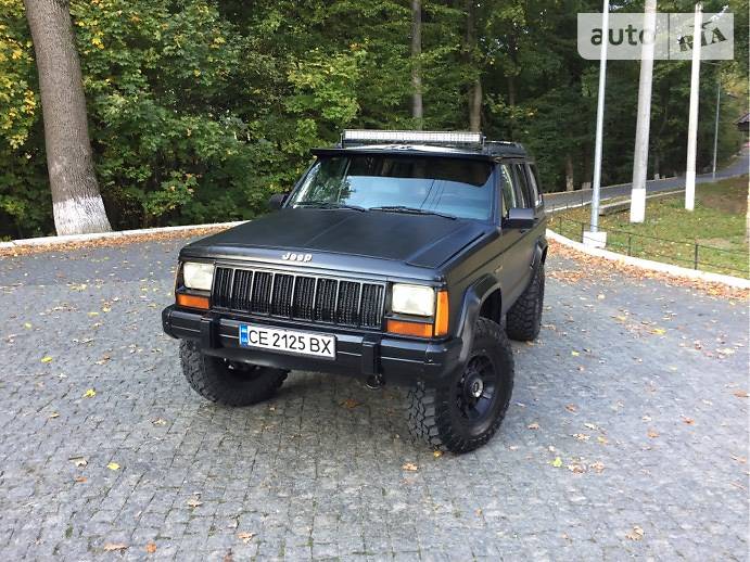 Внедорожник / Кроссовер Jeep Cherokee 1991 в Черновцах