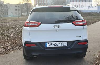 Позашляховик / Кросовер Jeep Cherokee 2015 в 
