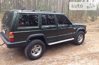 Позашляховик / Кросовер Jeep Cherokee 1991 в 