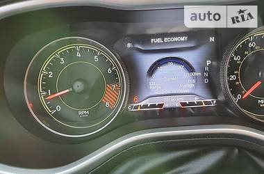 Позашляховик / Кросовер Jeep Cherokee 2014 в 