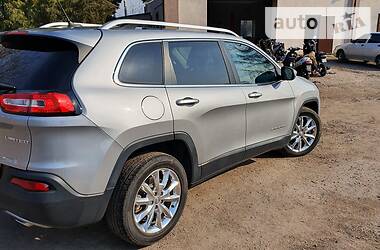 Позашляховик / Кросовер Jeep Cherokee 2014 в 