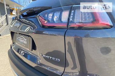 Позашляховик / Кросовер Jeep Cherokee 2019 в 