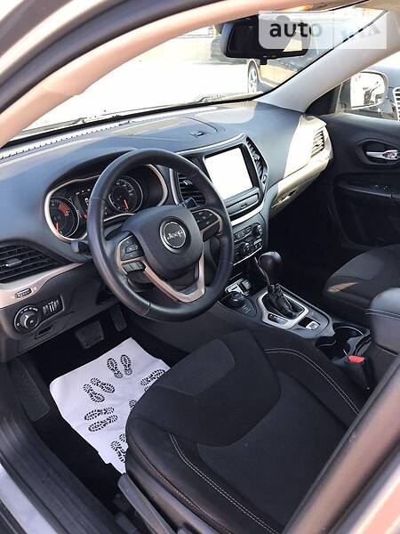 Позашляховик / Кросовер Jeep Cherokee 2015 в Львові