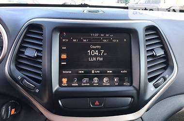 Позашляховик / Кросовер Jeep Cherokee 2015 в 