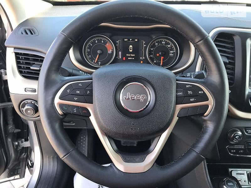 Позашляховик / Кросовер Jeep Cherokee 2015 в Львові