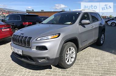 Позашляховик / Кросовер Jeep Cherokee 2015 в 