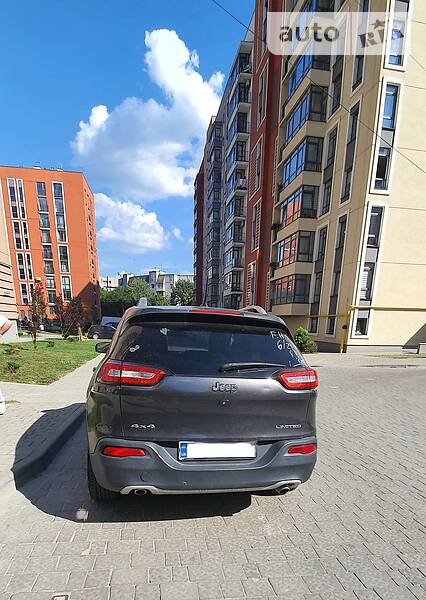Позашляховик / Кросовер Jeep Cherokee 2014 в Львові
