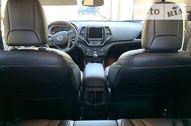 Позашляховик / Кросовер Jeep Cherokee 2019 в 