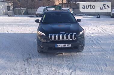 Внедорожник / Кроссовер Jeep Cherokee 2015 в Ровно