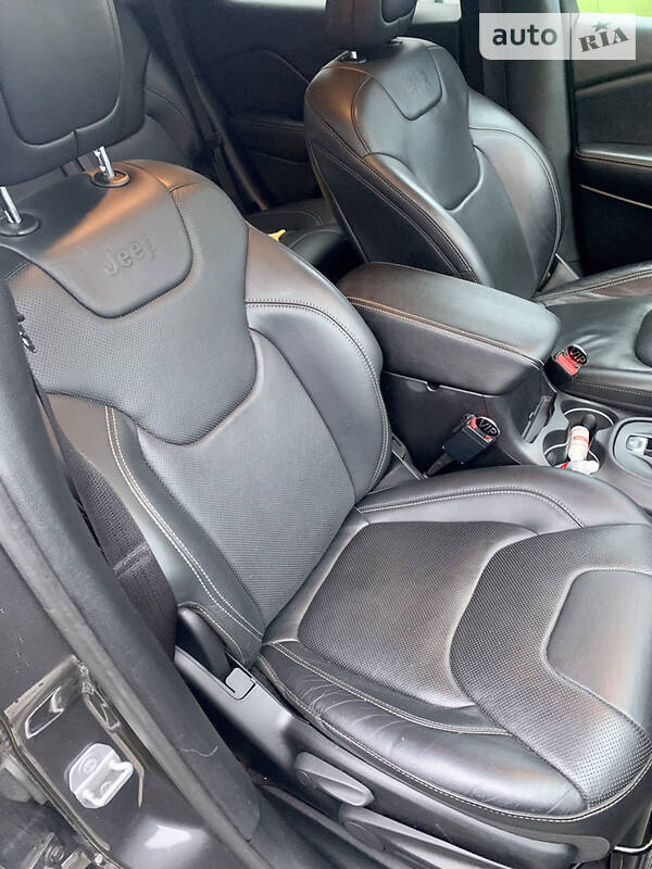 Внедорожник / Кроссовер Jeep Cherokee 2016 в Умани