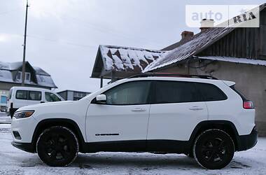 Внедорожник / Кроссовер Jeep Cherokee 2019 в 