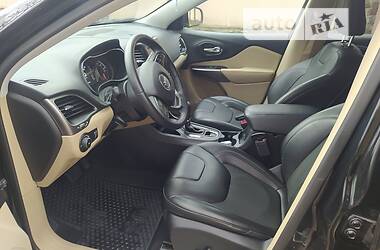 Позашляховик / Кросовер Jeep Cherokee 2018 в 