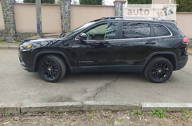 Позашляховик / Кросовер Jeep Cherokee 2018 в 