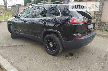 Позашляховик / Кросовер Jeep Cherokee 2018 в 