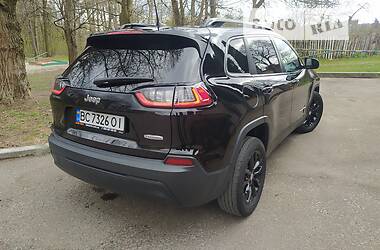 Позашляховик / Кросовер Jeep Cherokee 2018 в 