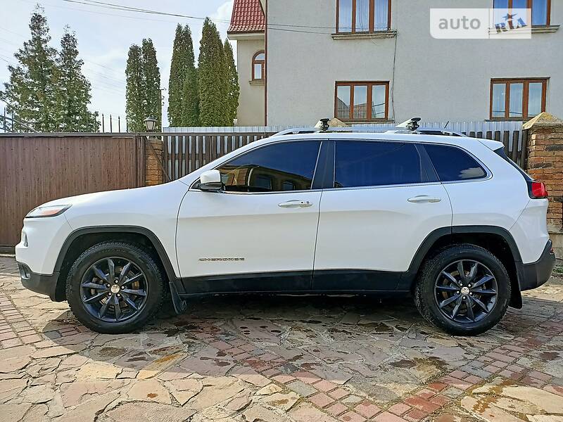 Внедорожник / Кроссовер Jeep Cherokee 2013 в Киеве