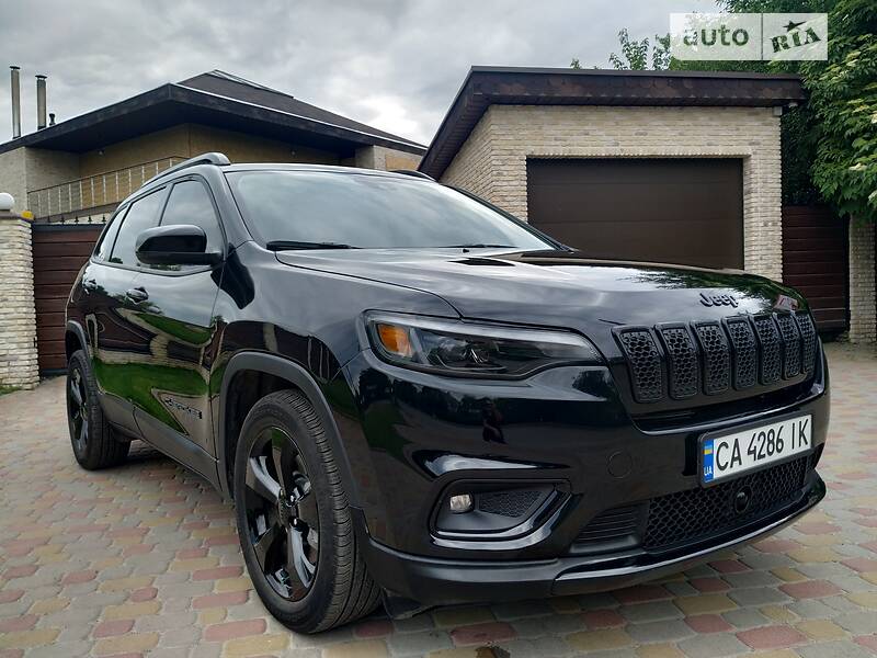 Позашляховик / Кросовер Jeep Cherokee 2021 в 