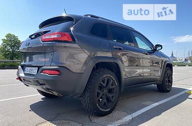 Внедорожник / Кроссовер Jeep Cherokee 2015 в Львове