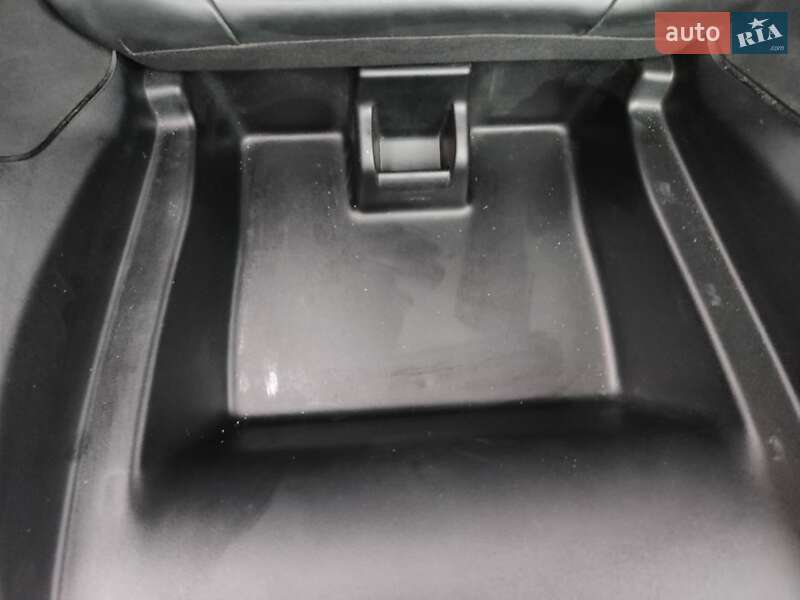 Внедорожник / Кроссовер Jeep Cherokee 2015 в Запорожье