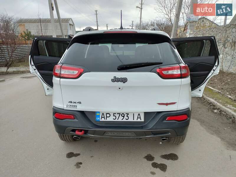 Внедорожник / Кроссовер Jeep Cherokee 2015 в Запорожье