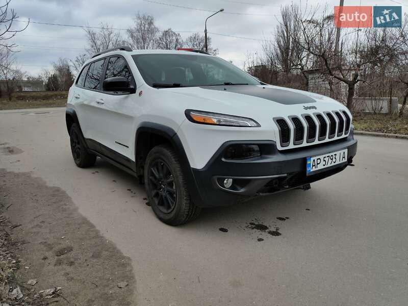 Внедорожник / Кроссовер Jeep Cherokee 2015 в Запорожье