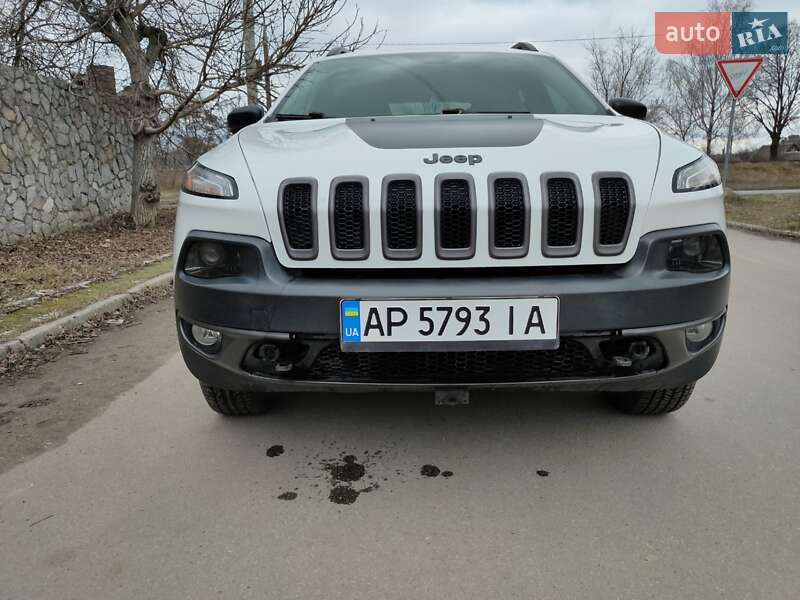 Внедорожник / Кроссовер Jeep Cherokee 2015 в Запорожье