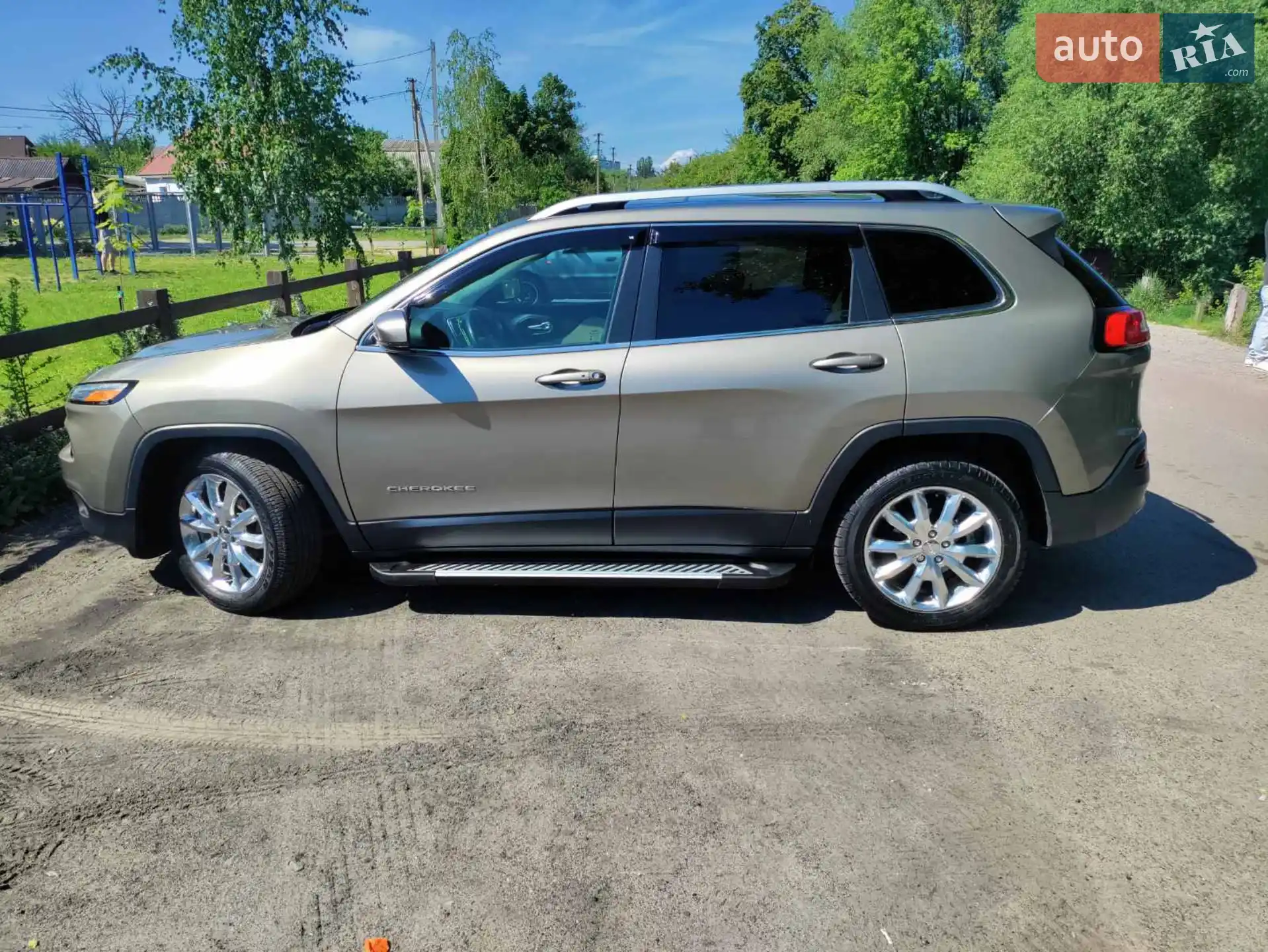 2016 Jeep Cherokee - мініатюра 3