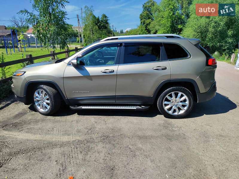 Позашляховик / Кросовер Jeep Cherokee 2016 в Чернігові