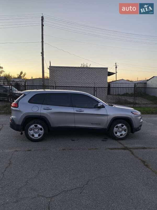 Внедорожник / Кроссовер Jeep Cherokee 2013 в Кременчуге