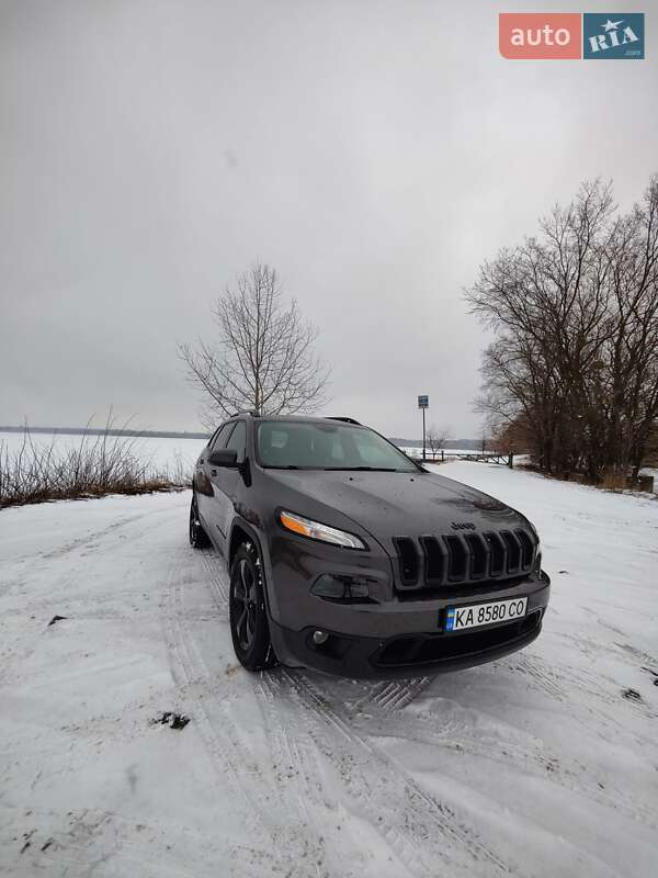 Внедорожник / Кроссовер Jeep Cherokee 2017 в Киеве
