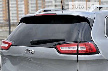 Внедорожник / Кроссовер Jeep Cherokee 2016 в 