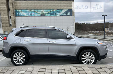 Внедорожник / Кроссовер Jeep Cherokee 2016 в 