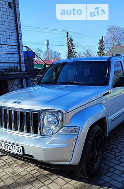 Позашляховик / Кросовер Jeep Cherokee 2008 в Турійську