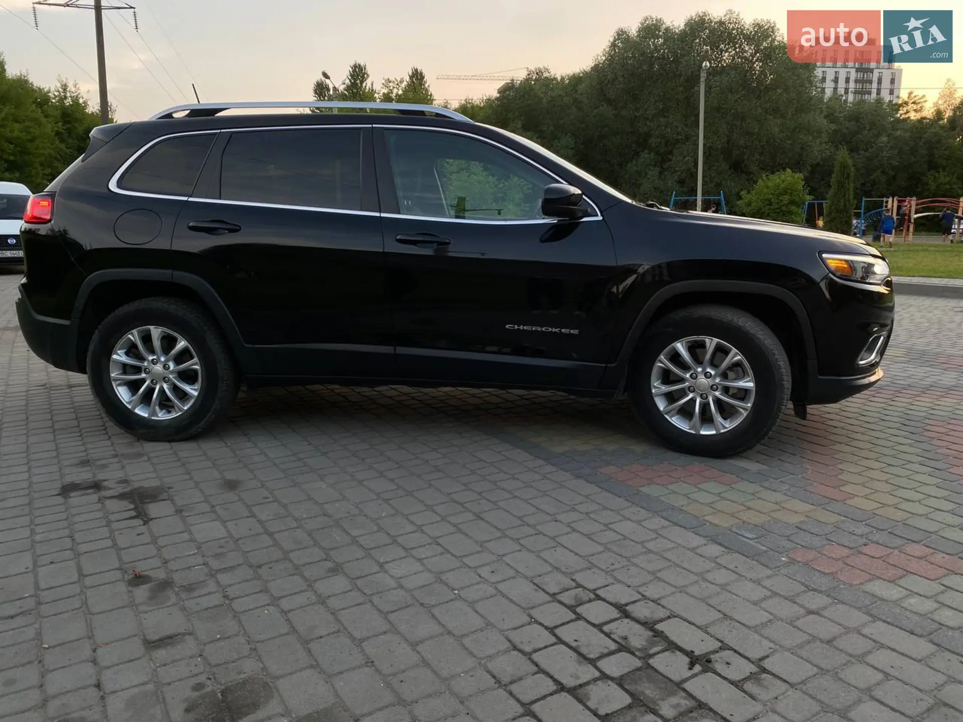2018 Jeep Cherokee - мініатюра 2