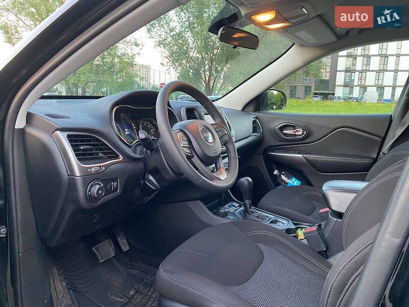 Внедорожник / Кроссовер Jeep Cherokee 2018 в Львове