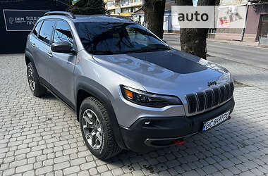 Позашляховик / Кросовер Jeep Cherokee 2019 в 
