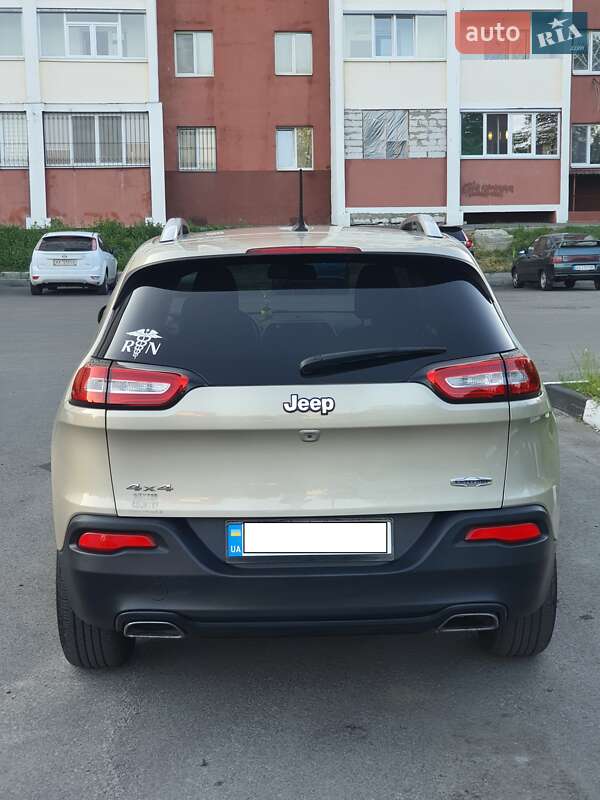 Позашляховик / Кросовер Jeep Cherokee 2015 в Харкові