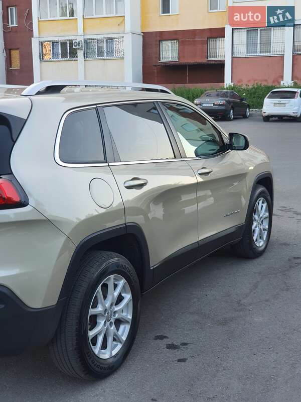 Позашляховик / Кросовер Jeep Cherokee 2015 в Харкові