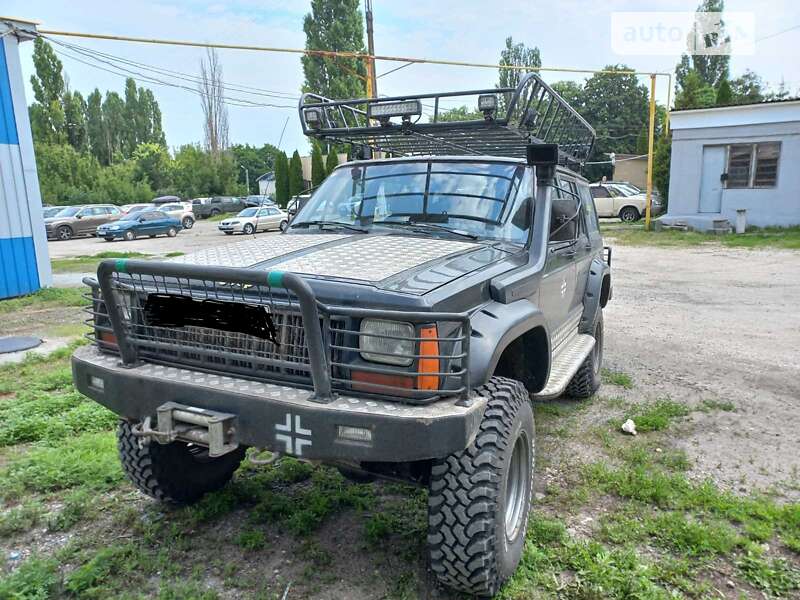 Внедорожник / Кроссовер Jeep Cherokee 1990 в Харькове