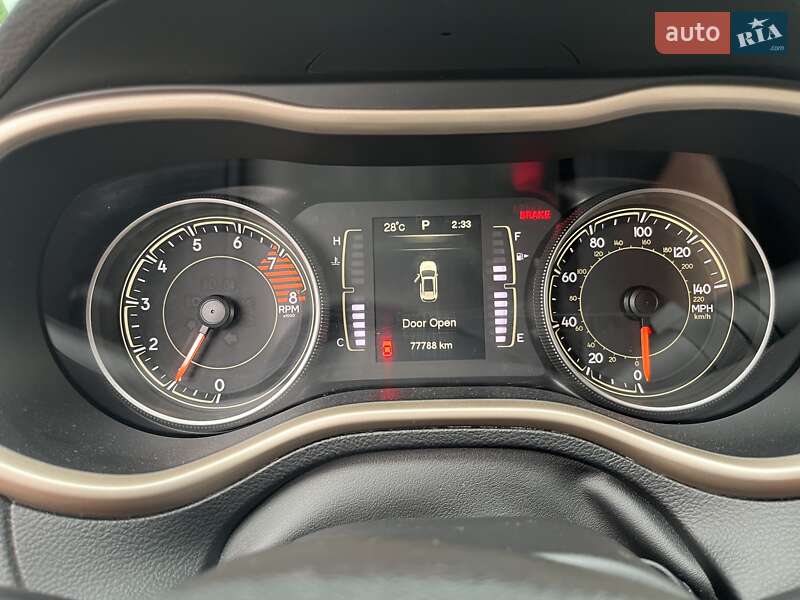 Позашляховик / Кросовер Jeep Cherokee 2016 в Києві