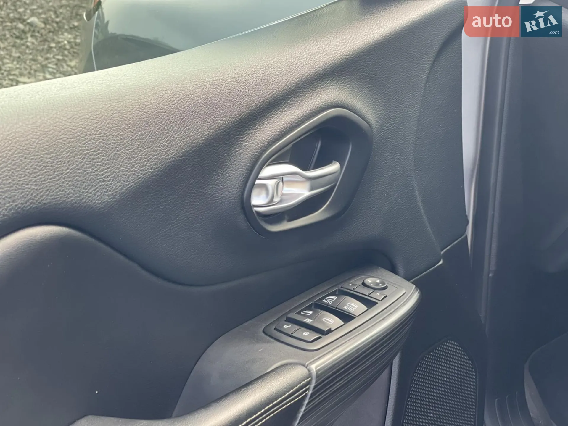 2014 Jeep Cherokee - мініатюра 16