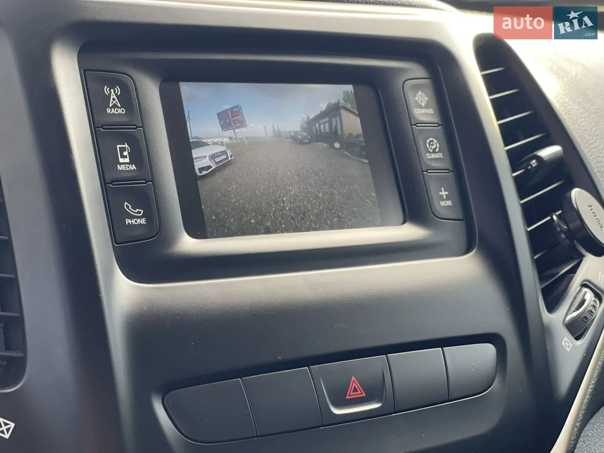 2014 Jeep Cherokee - мініатюра 29