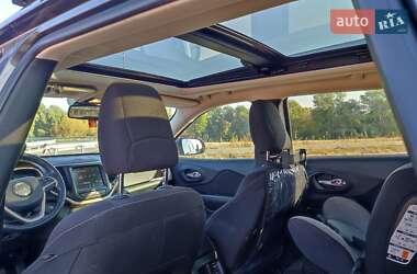 Внедорожник / Кроссовер Jeep Cherokee 2014 в Киеве