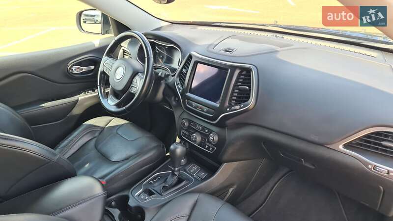 Позашляховик / Кросовер Jeep Cherokee 2021 в Києві