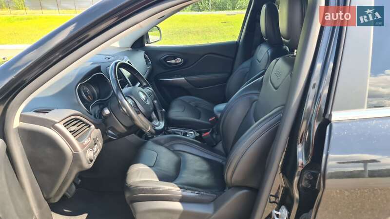 Позашляховик / Кросовер Jeep Cherokee 2021 в Києві