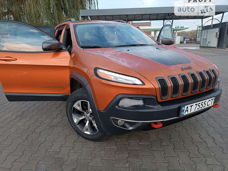 Внедорожник / Кроссовер Jeep Cherokee 2015 в Снятине