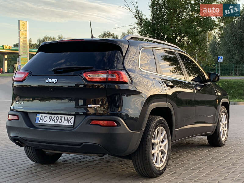 Позашляховик / Кросовер Jeep Cherokee 2015 в Ратному